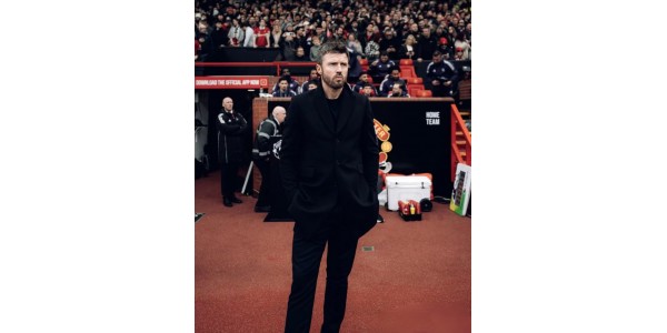 Het shirt van Manchester United onder Carrick beleeft een reeks van vier overwinningen op rij Het shirt van Manchester United onder Carrick beleeft een reeks van vier overwinningen op rij